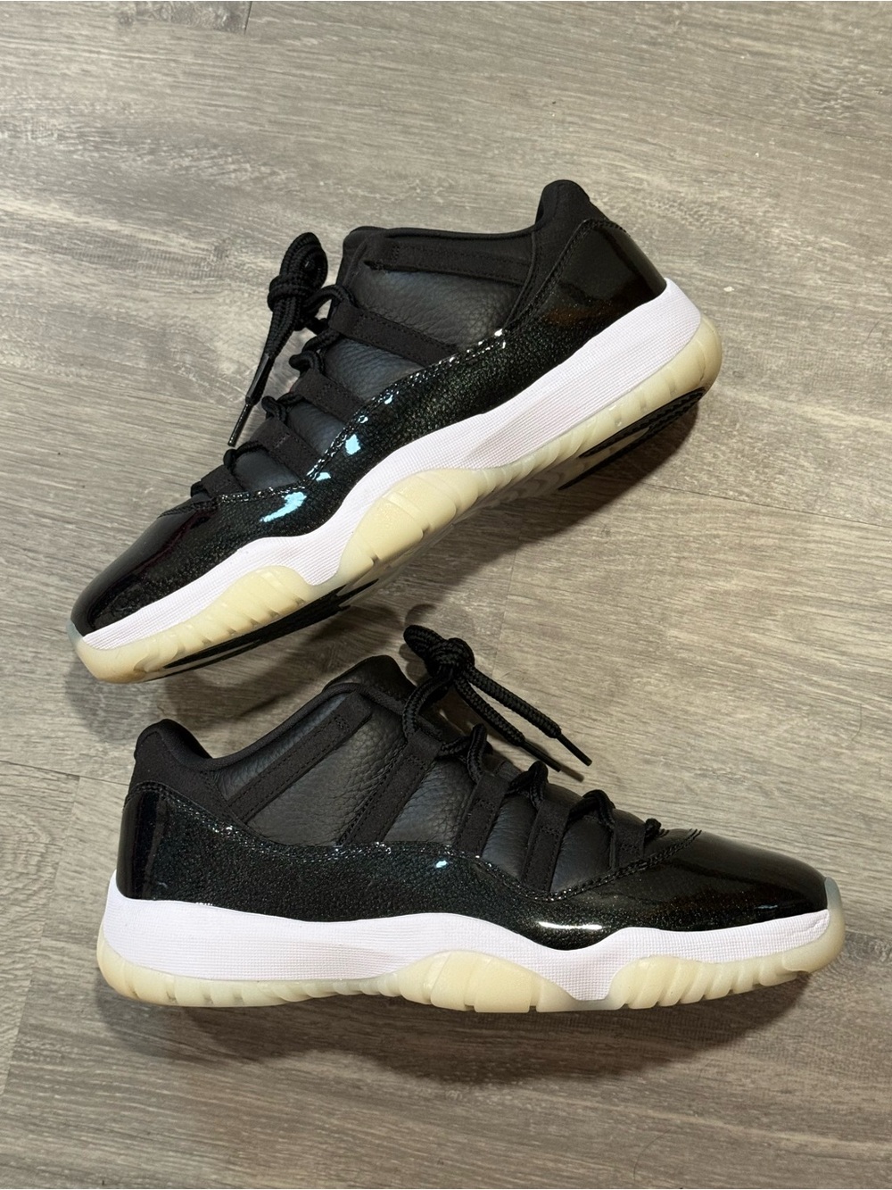 Jordan 11 Retro Low 72-10 AV2187-001 Sneakers Size 10.5 Men’s